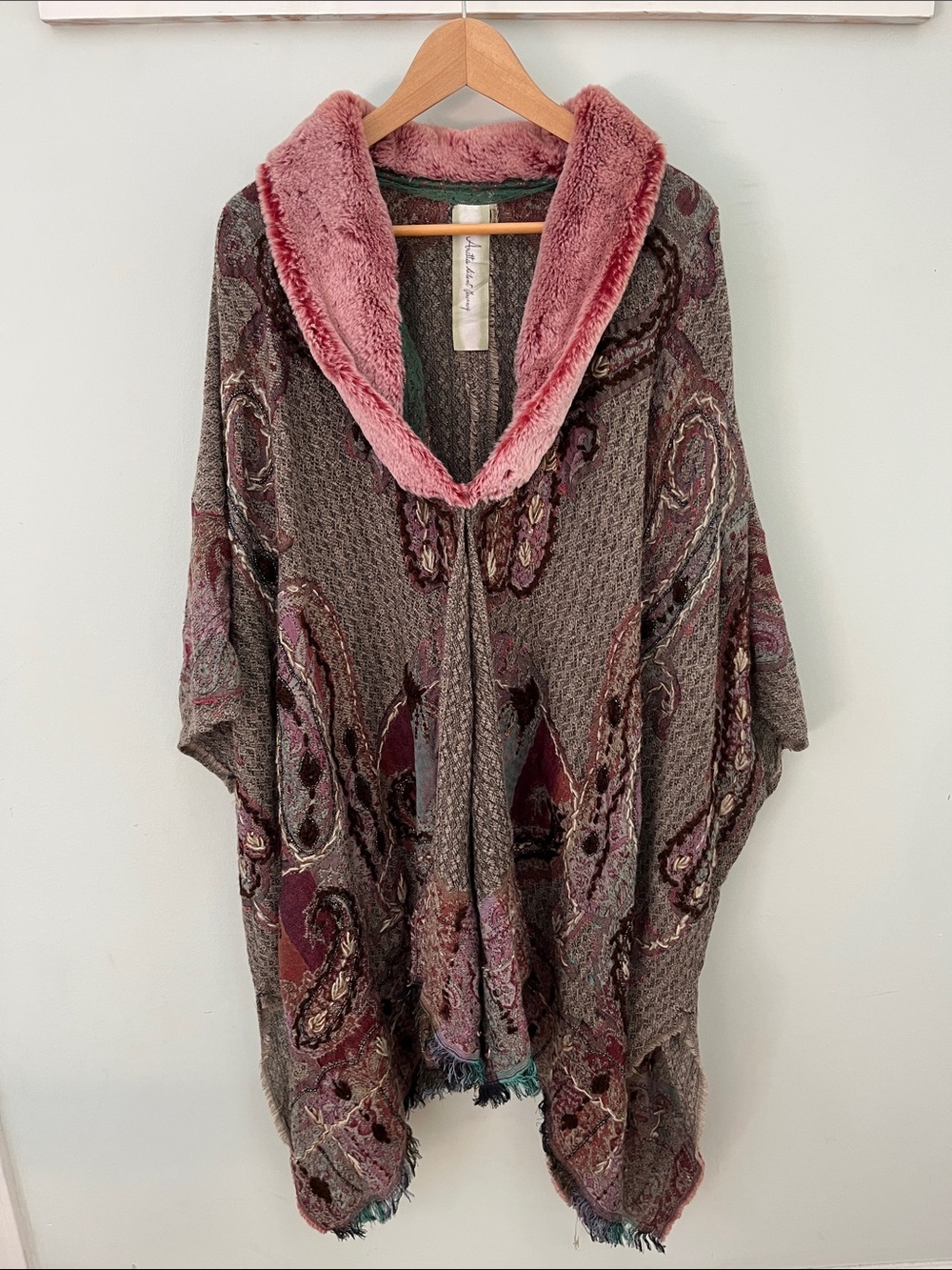 Aratta Silent Journey Paisley Wool Faux Fur Collar Shawl